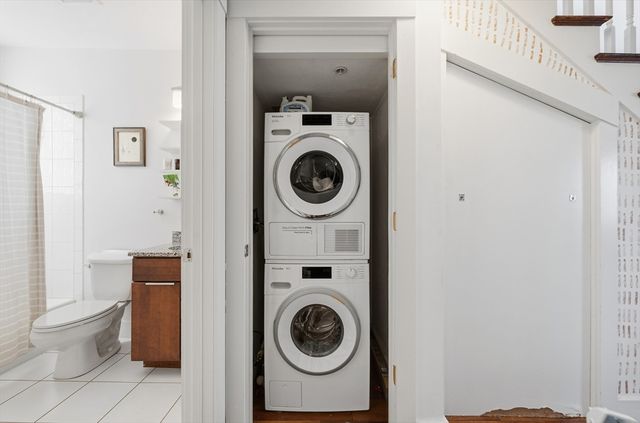 552 Dorchester Ave 552, Boston, MA 02127