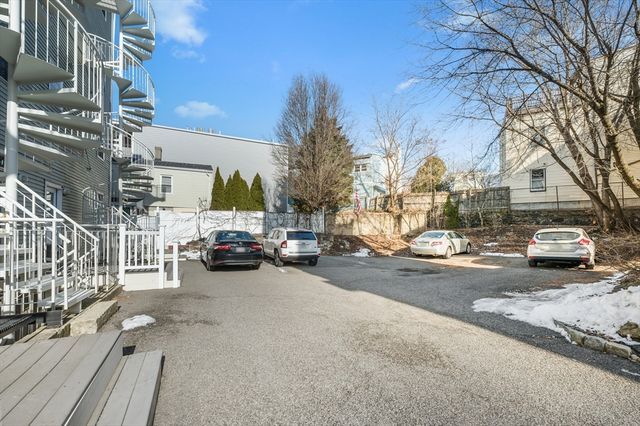 552 Dorchester Ave 552, Boston, MA 02127