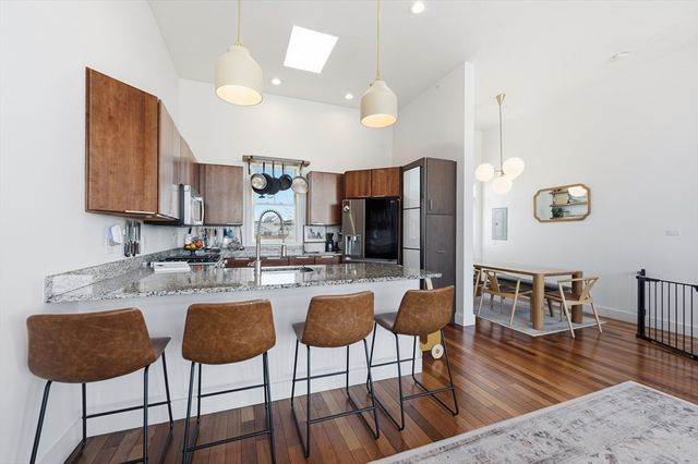 552 Dorchester Ave 552, Boston, MA 02127