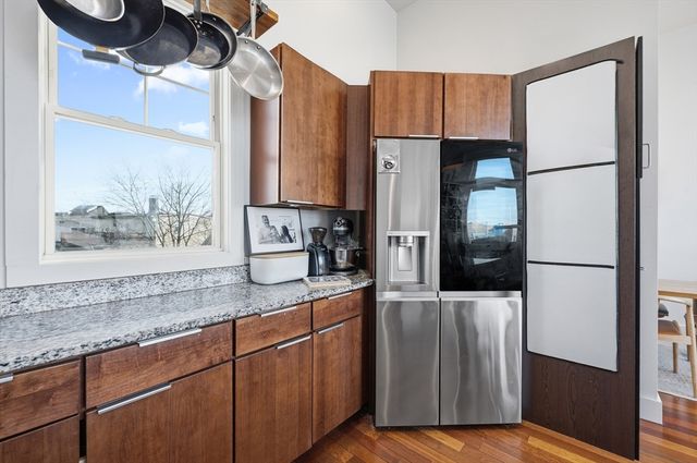 552 Dorchester Ave 552, Boston, MA 02127