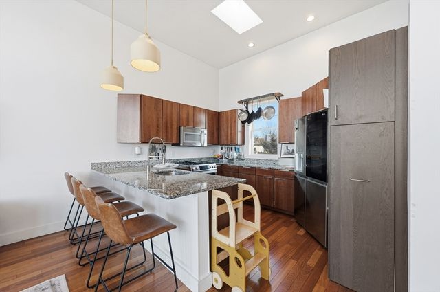 552 Dorchester Ave 552, Boston, MA 02127