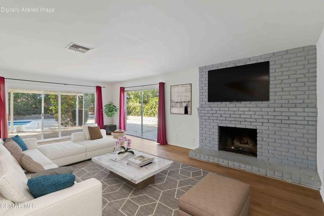 217 Smoke Tree Avenue, Oak Park, CA 91377