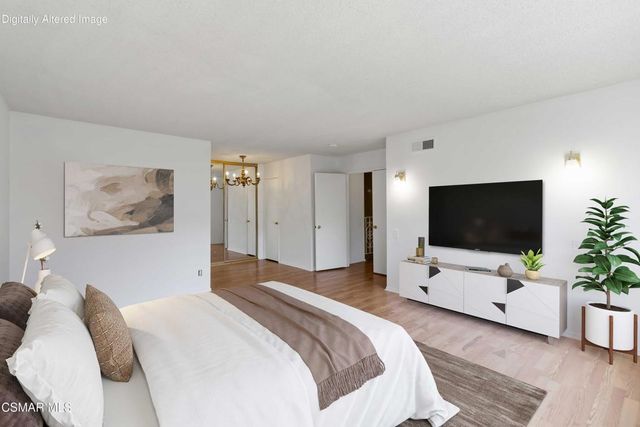 217 Smoke Tree Avenue, Oak Park, CA 91377