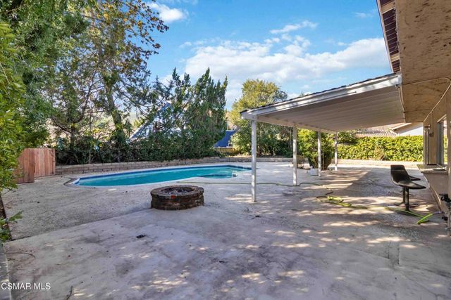 217 Smoke Tree Avenue, Oak Park, CA 91377