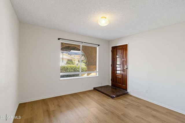 217 Smoke Tree Avenue, Oak Park, CA 91377