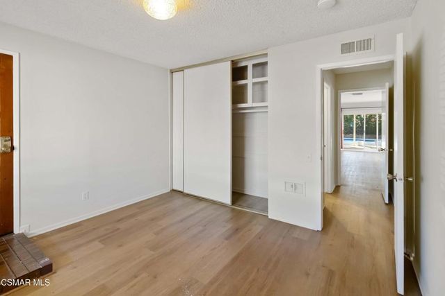 217 Smoke Tree Avenue, Oak Park, CA 91377