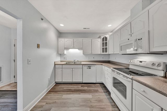 4444 Pheasant Ridge RD SW 206, Roanoke, VA 24014