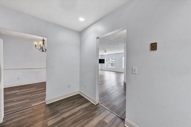 4444 Pheasant Ridge RD SW 206, Roanoke, VA 24014