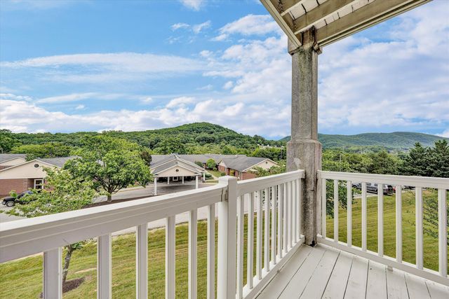 4444 Pheasant Ridge RD SW 206, Roanoke, VA 24014