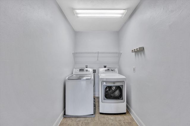 4444 Pheasant Ridge RD SW 206, Roanoke, VA 24014