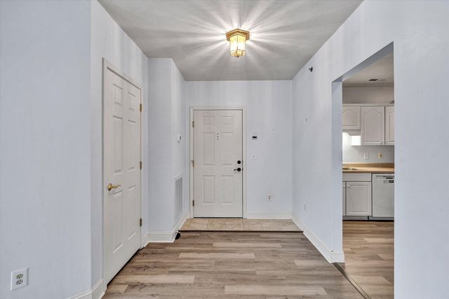4444 Pheasant Ridge RD SW 206, Roanoke, VA 24014