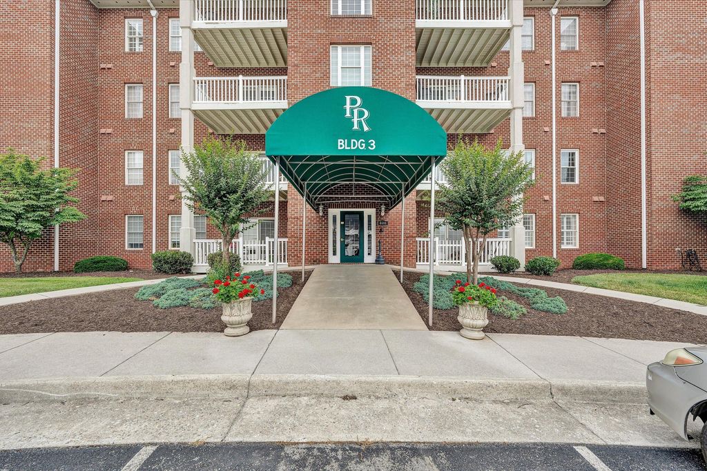 4444 Pheasant Ridge RD SW 206, Roanoke, VA 24014