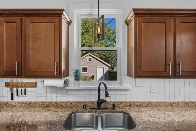 542 E Potter AVENUE, Milwaukee, WI 53207
