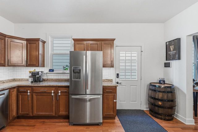 542 E Potter AVENUE, Milwaukee, WI 53207