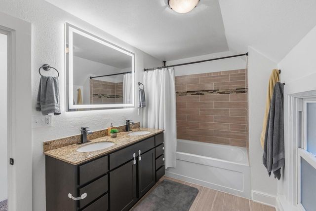 542 E Potter AVENUE, Milwaukee, WI 53207