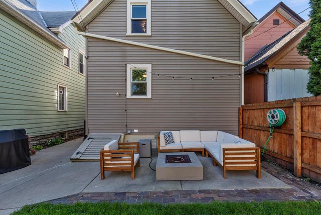 542 E Potter AVENUE, Milwaukee, WI 53207