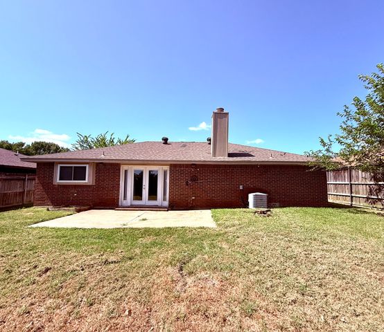 2661 Berkshire Lane, Grand Prairie, TX 75052