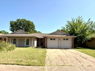 2661 Berkshire Lane, Grand Prairie, TX 75052