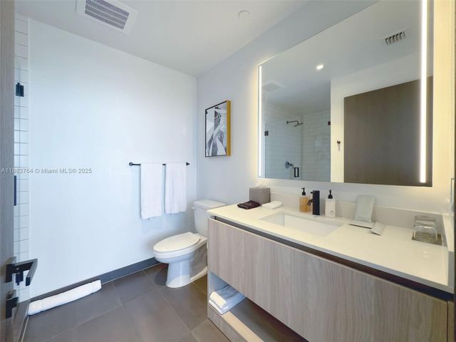 398 NE 5th St 2410, Miami, FL 33132