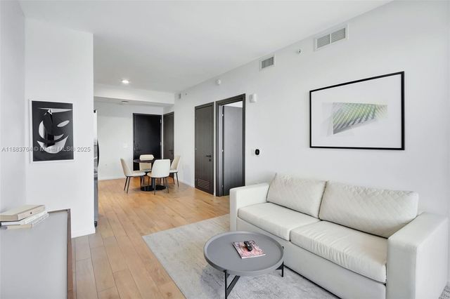 398 NE 5th St 2410, Miami, FL 33132