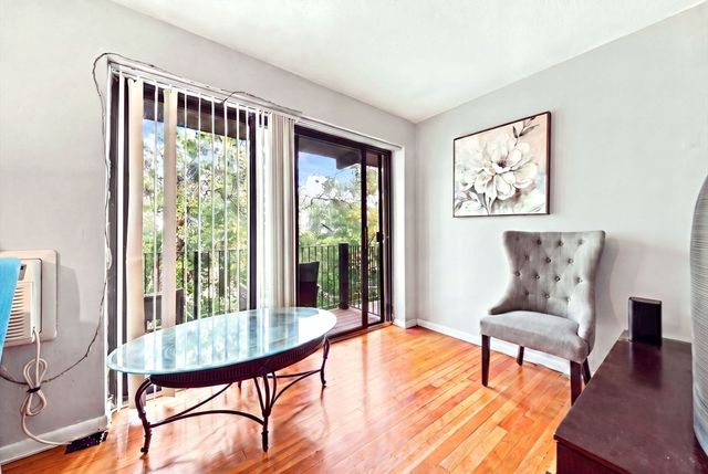 10 Coffey St 25, Boston, MA 02122