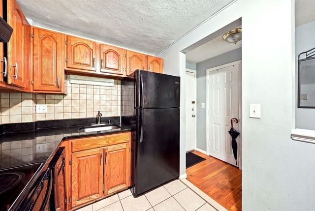 10 Coffey St 25, Boston, MA 02122