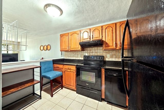10 Coffey St 25, Boston, MA 02122
