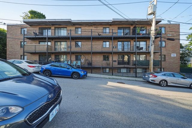 10 Coffey St 25, Boston, MA 02122