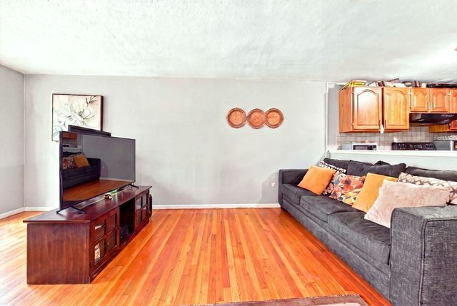 10 Coffey St 25, Boston, MA 02122