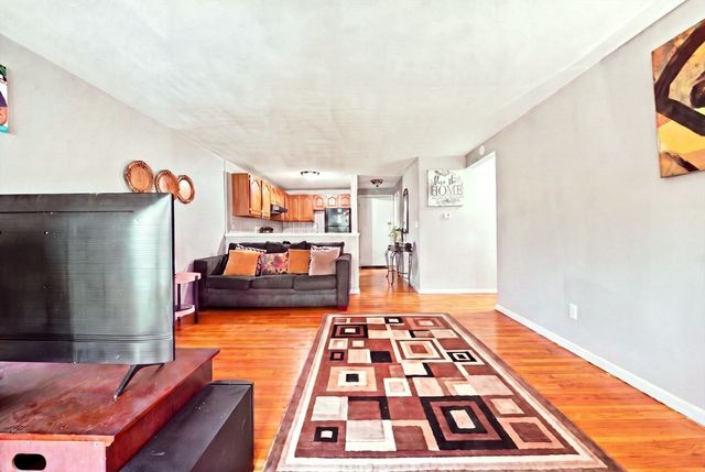 10 Coffey St 25, Boston, MA 02122