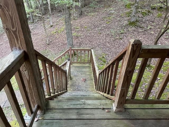 140 HUCKELBERRY LN, Savannah, TN 38372