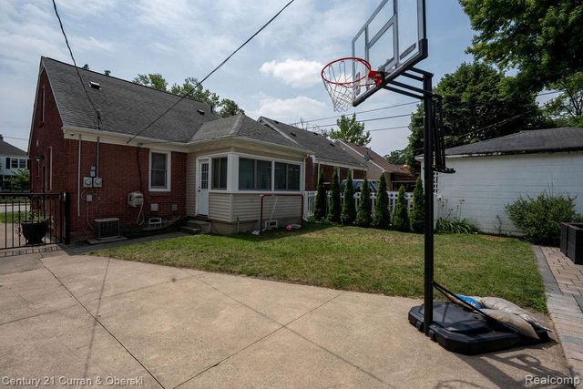 22510 Cherry Hill Street, Dearborn, MI 48124