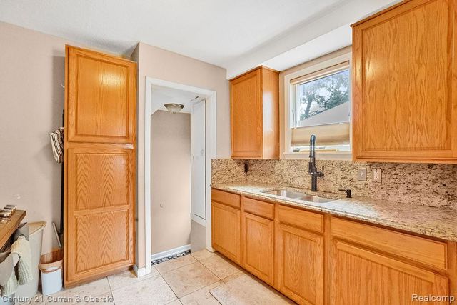22510 Cherry Hill Street, Dearborn, MI 48124