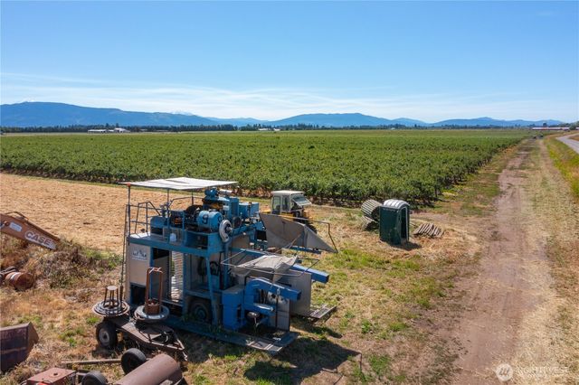 9586 Bender Road, Lynden, WA 98264