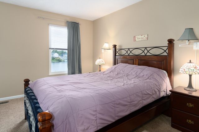 818 Horseshoe Lane, Florence, KY 41042