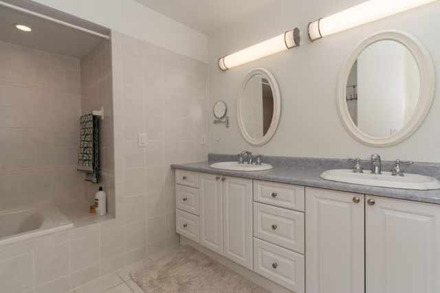 818 Horseshoe Lane, Florence, KY 41042