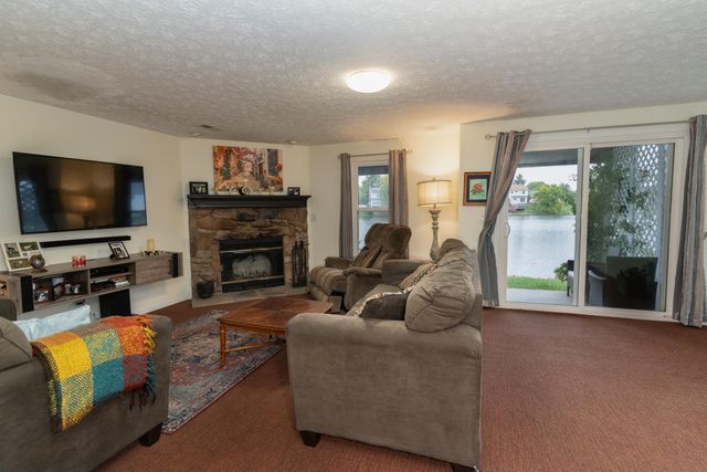 818 Horseshoe Lane, Florence, KY 41042