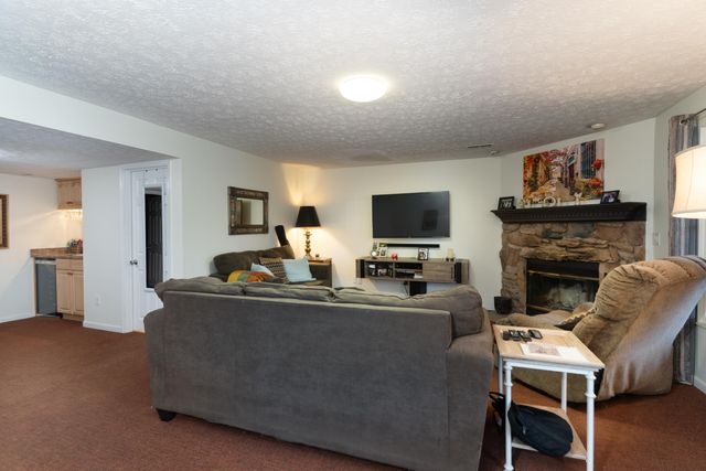 818 Horseshoe Lane, Florence, KY 41042