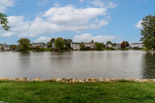 818 Horseshoe Lane, Florence, KY 41042