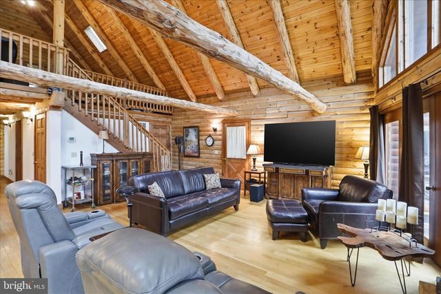 355 HEMLOCK CT, Paw Paw, WV 25434