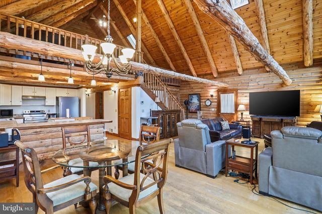 355 HEMLOCK CT, Paw Paw, WV 25434
