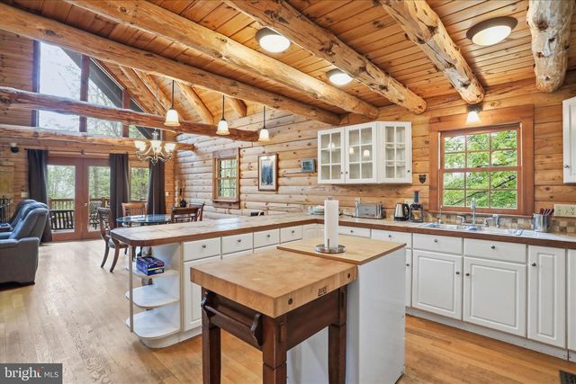 355 HEMLOCK CT, Paw Paw, WV 25434