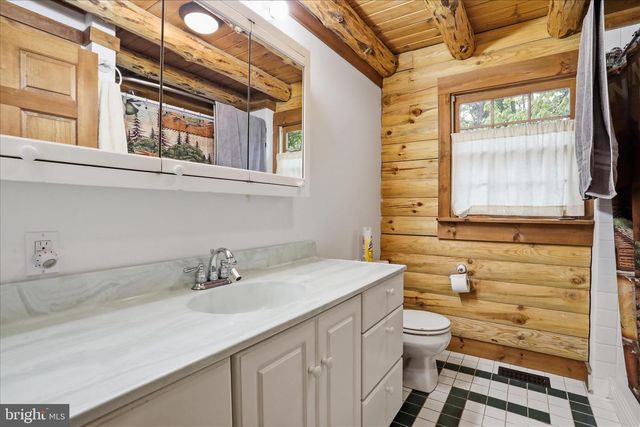 355 HEMLOCK CT, Paw Paw, WV 25434