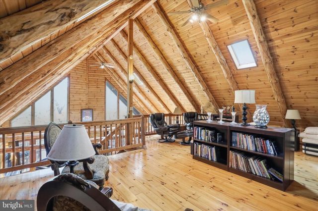 355 HEMLOCK CT, Paw Paw, WV 25434