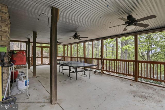 355 HEMLOCK CT, Paw Paw, WV 25434