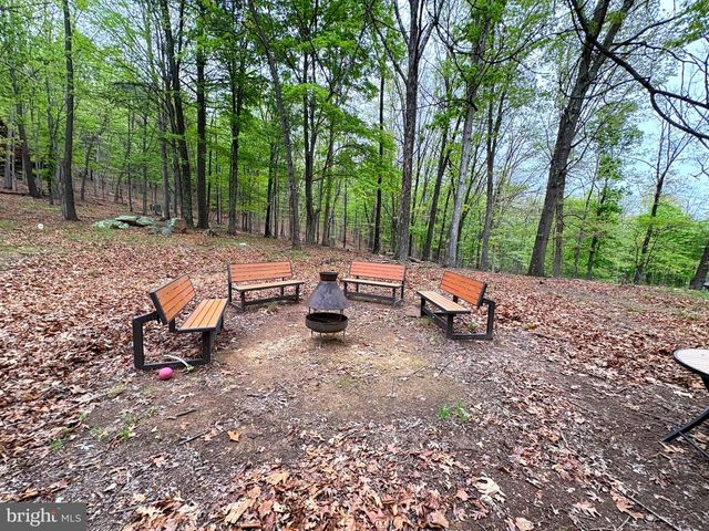 355 HEMLOCK CT, Paw Paw, WV 25434