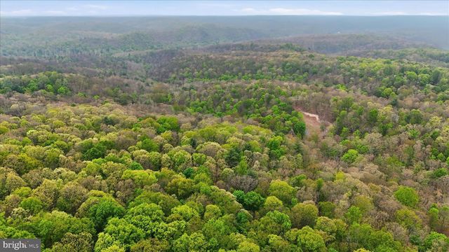 355 HEMLOCK CT, Paw Paw, WV 25434