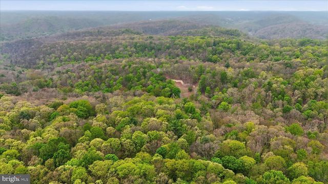355 HEMLOCK CT, Paw Paw, WV 25434