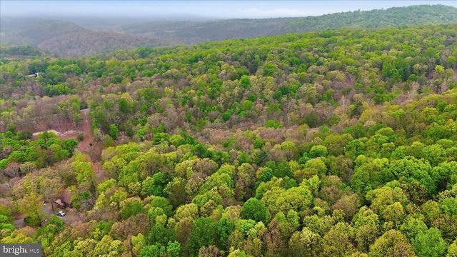 355 HEMLOCK CT, Paw Paw, WV 25434