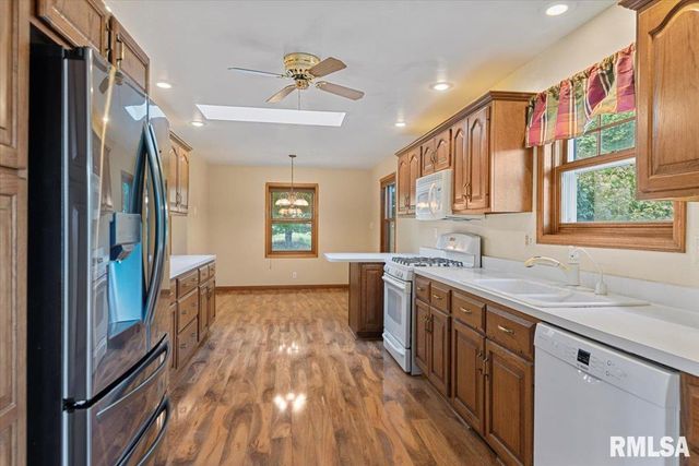 10699 OGDEN Street, Petersburg, IL 62675